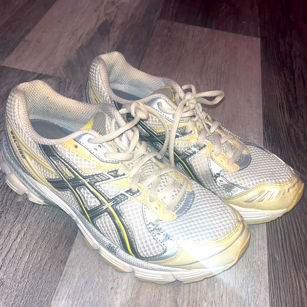 Women’s ASICS yellow/silver/white GEL-1150 size 6.5